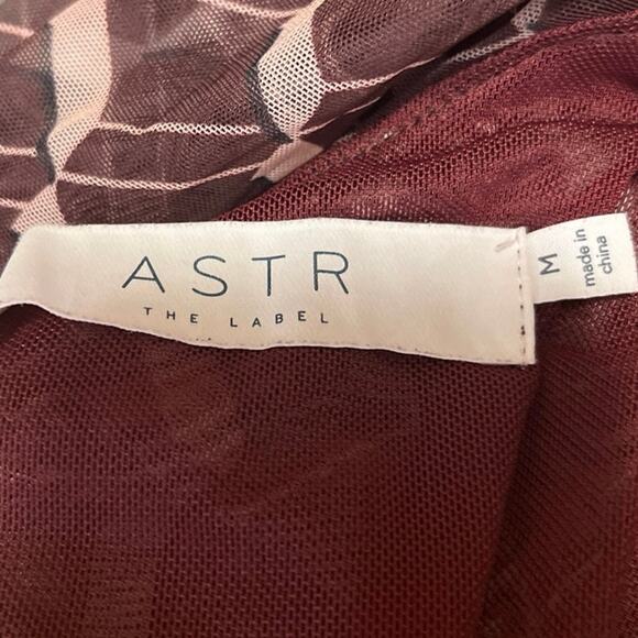 ASTR The Label Red Geometric Long Puff Sleeve Cutout Blouse Crop Top Size M - Picture 4 of 4